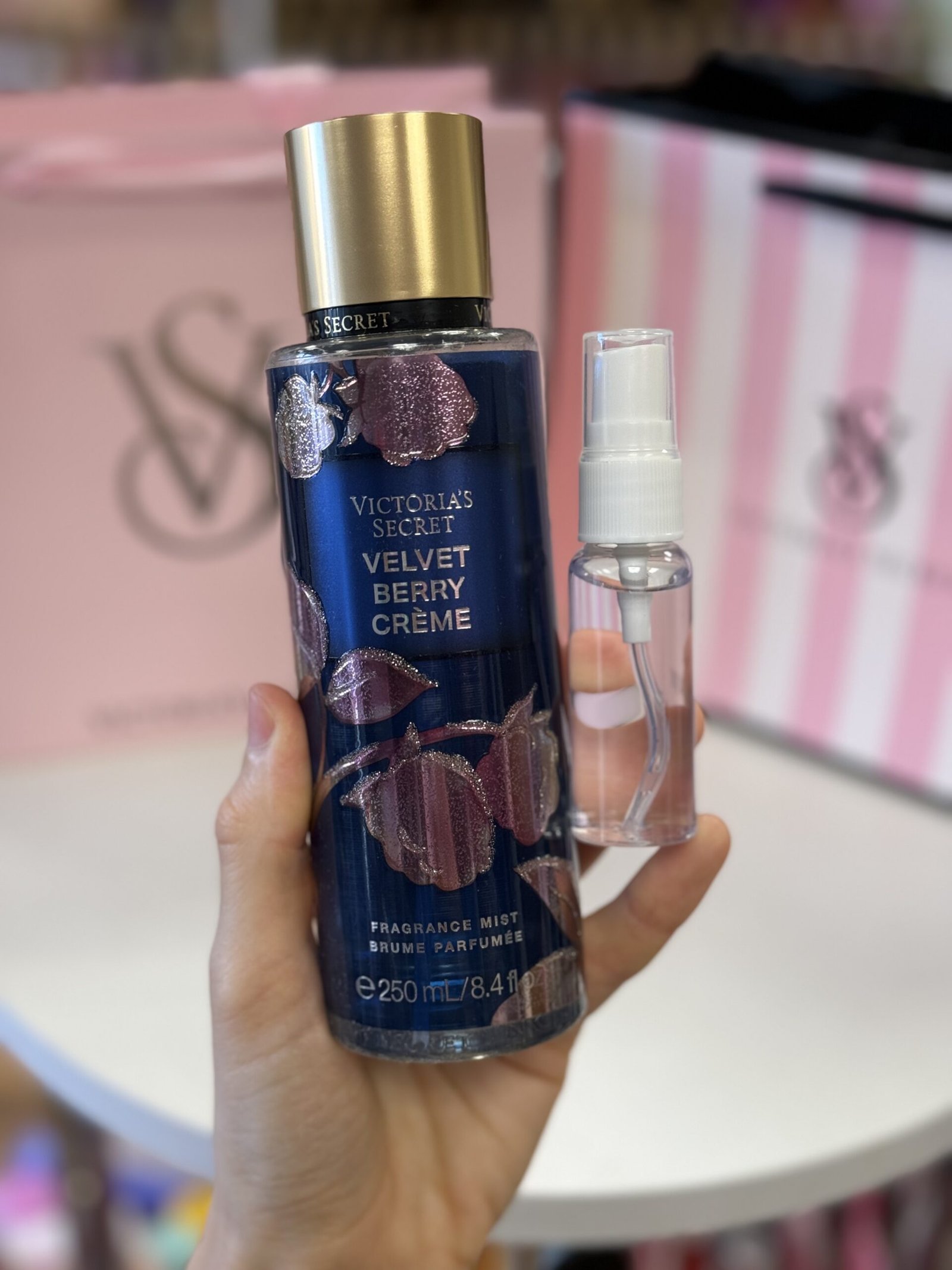 Парфумований спрей для тіла (розпив) Victoria's Secret Velvet Berry Creme, 20 мл