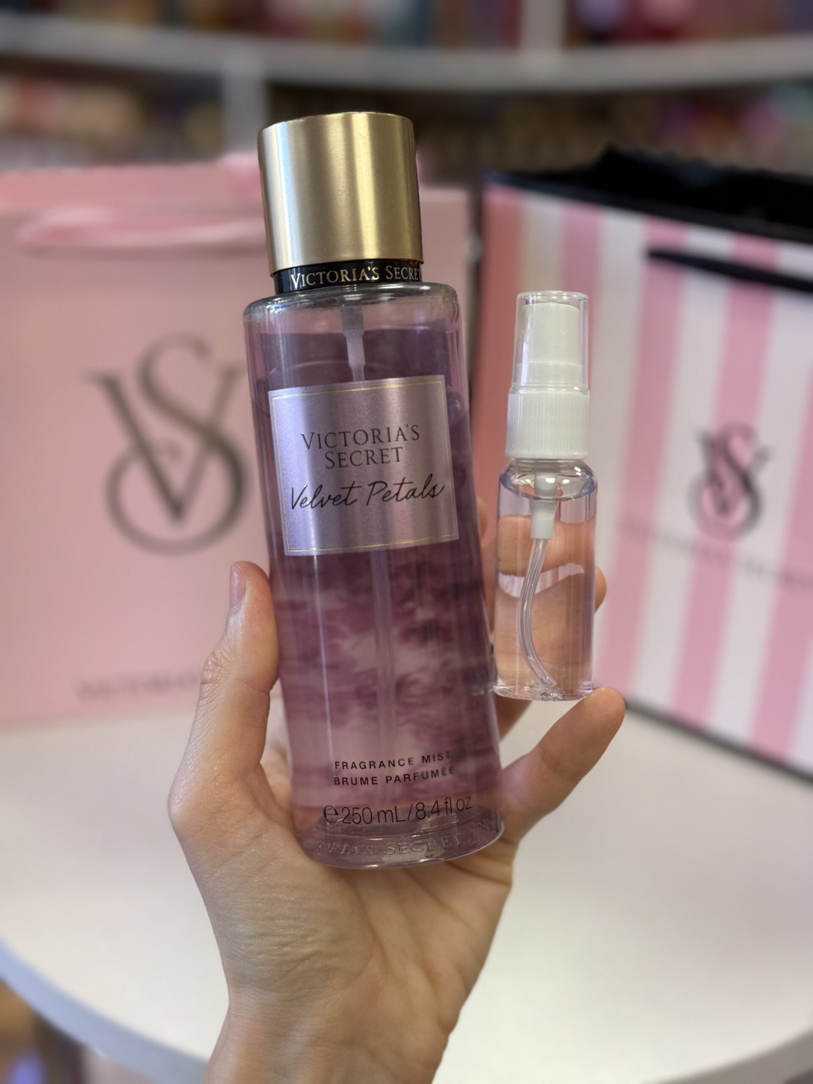 Парфумований спрей для тіла (розпив) Victoria's Secret Velvet Petals, 20 мл