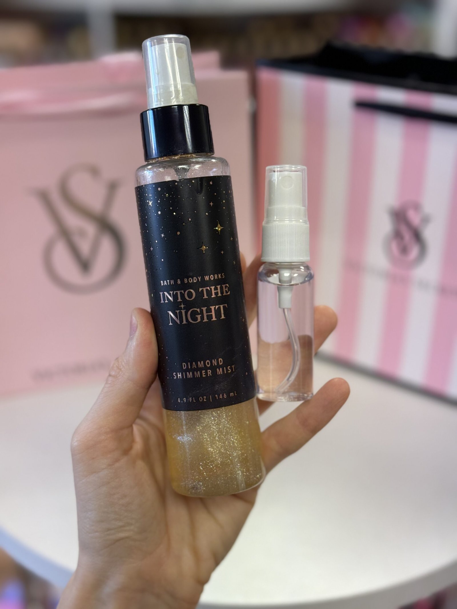 Парфумований спрей для тіла з шиммером (розпив) Bath & Body Works Into The Night, 20 мл