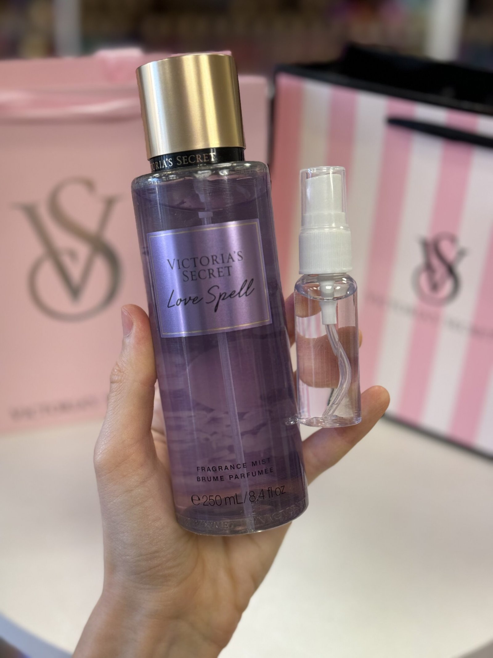 Парфумований спрей для тіла (розпив) Victoria's Secret Love Spell, 20 мл