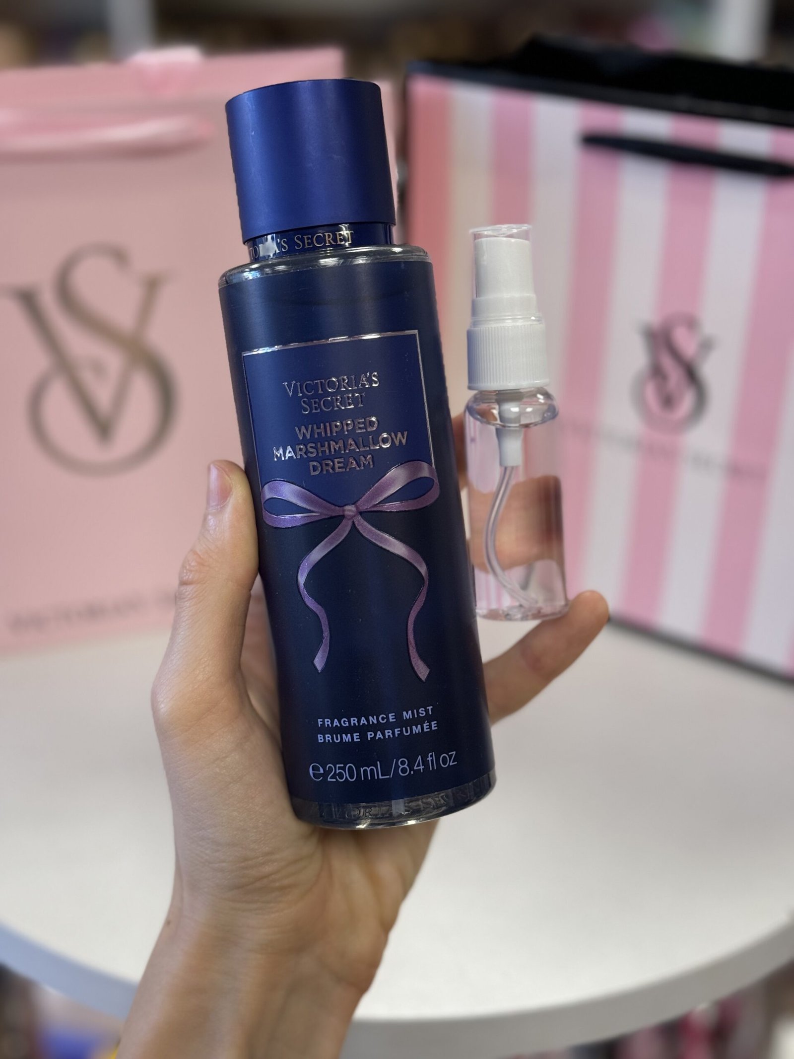 Парфумований спрей для тіла (розпив) Victoria's Secret Whipped Marshmallow Dream, 20 мл