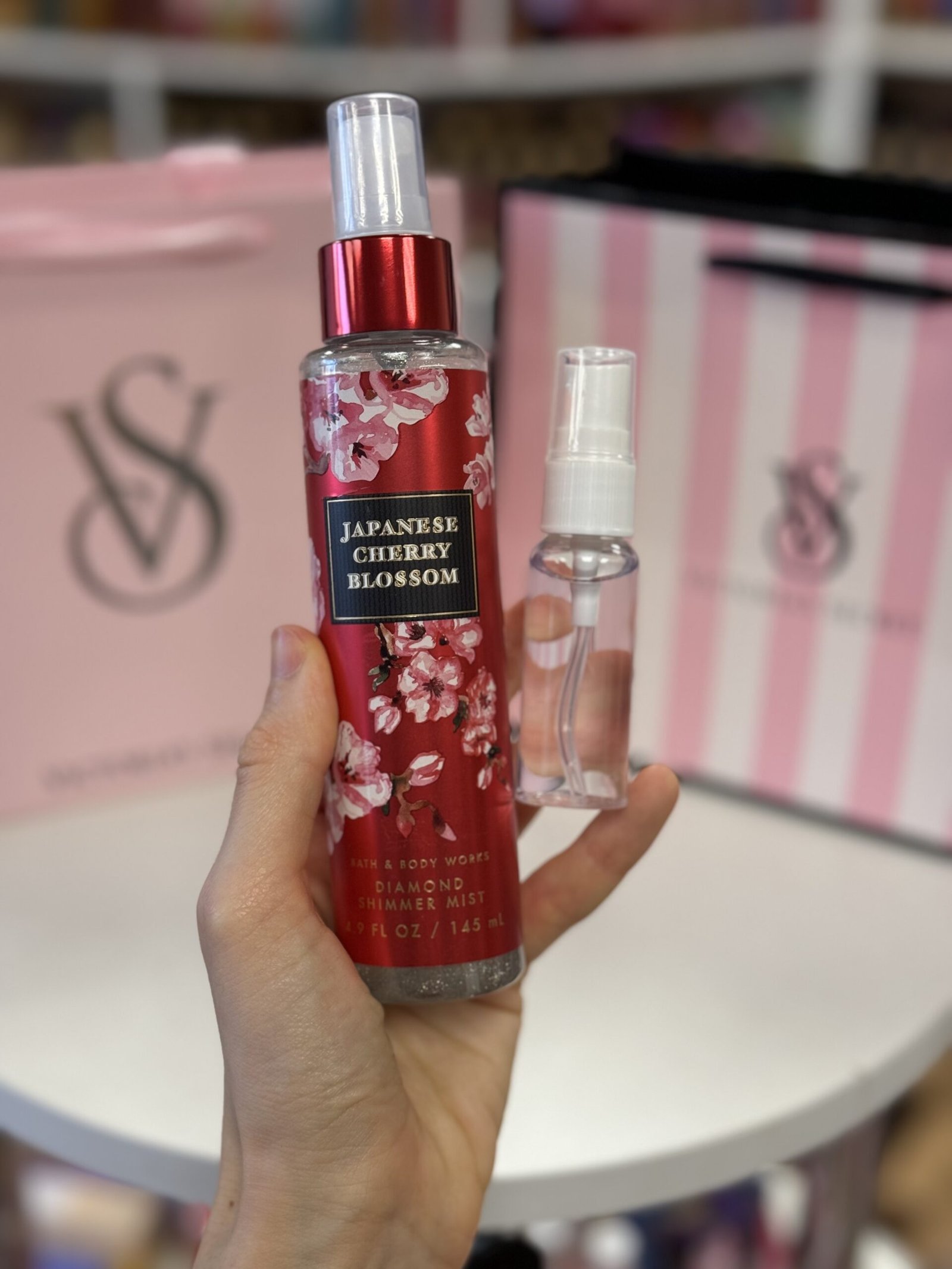 Парфумований спрей для тіла з шиммером (розпив) Bath & Body Works Japanese Cherry Blossom, 30 мл