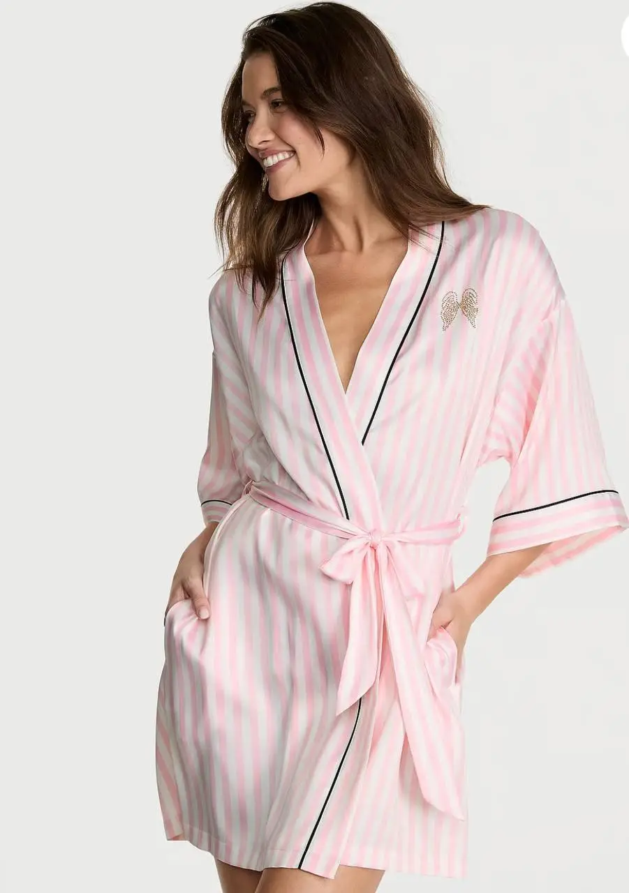 Сатиновий халат у смужку Victoria's Secret Pretty Blossom Iconic Stripe Satin Short Robe