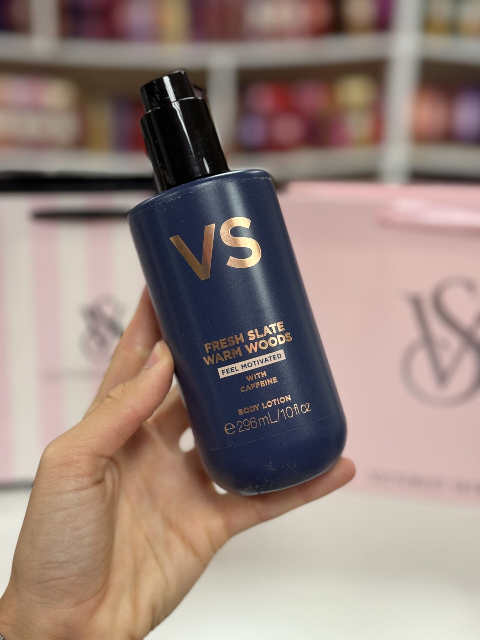 Парфумований поживний лосьйон для тіла Victoria's Secret Feel Motivated Fresh Slate & Warm Woods, 296 мл (Уцінка)