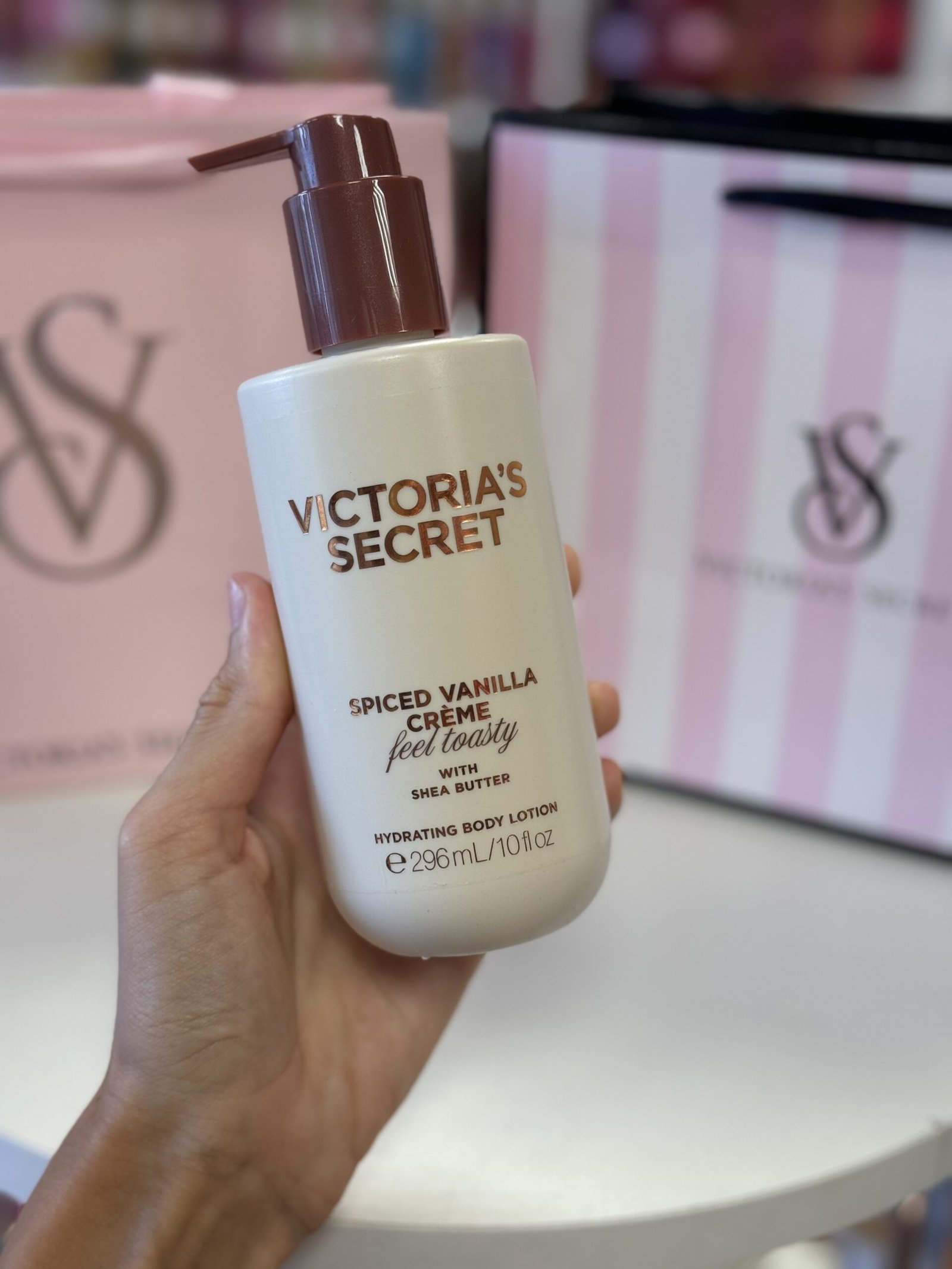 Парфумований поживний лосьйон для тіла Victoria's Secret Feel Toasty Spiced Vanilla Creme, 296 мл (УЦІНКА)