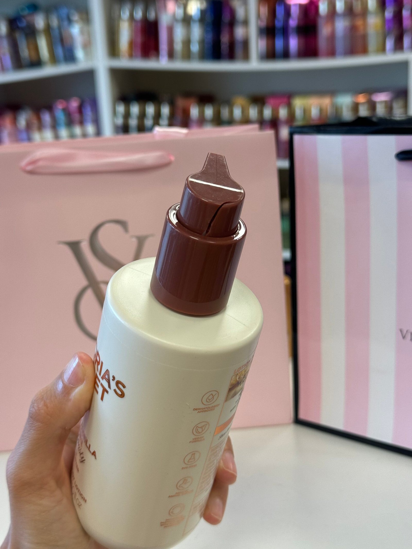 Парфумований поживний лосьйон для тіла Victoria's Secret Feel Toasty Spiced Vanilla Creme, 296 мл (УЦІНКА)