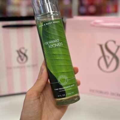 Парфумований спрей для тіла Bath & Body Works Rainkissed Leaves, 236 мл (Уцінка)